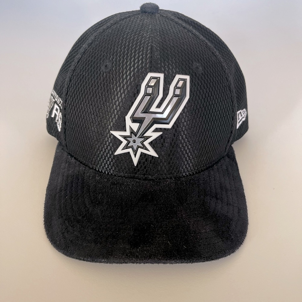San Antonio Spurs Men’s New Era Hat Designed Exclusively for NBA Players Black